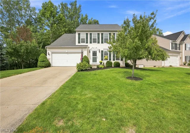 Photo 3 of Sale Pending at 7597 Meadow Brooke Way, Northfield, OH 44067 | MLS# 5235509 | Listing updated on 2026-09-05