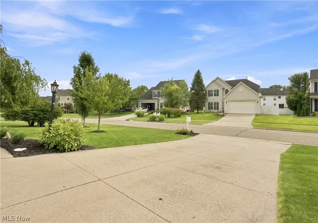Photo 4 of Sale Pending at 7597 Meadow Brooke Way, Northfield, OH 44067 | MLS# 5235509 | Listing updated on 2026-09-05