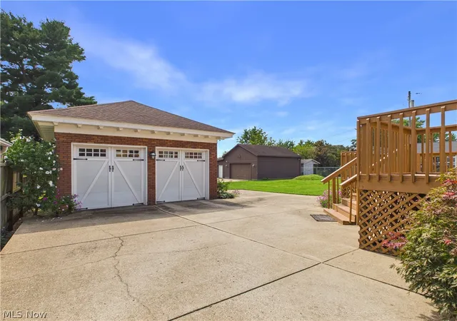 Photo 2 of Single family home for sale at 1007 Campus Dr, Belpre, OH 45714 | MLS# 5240935 | Listing updated on 2026-10-05