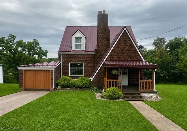 Single family home for sale at 4260 Apple Pie Ridge Rd, Wellsburg, WV 26070 | MLS# 5241113
