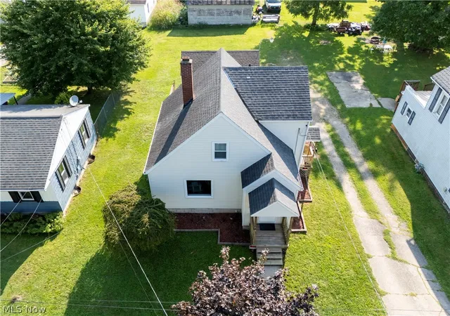 Photo 4 of Sale Pending at 1019 Oak St, Ashland, OH 44805 | MLS# 5241334 | Listing updated on 2026-09-06