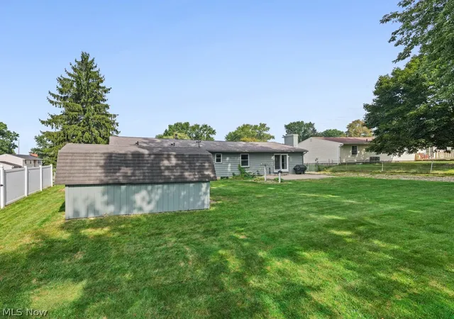 Photo 3 of Single family home for sale at 8508 Kellydale St Nw, Massillon, OH 44646 | MLS# 5241341 | Listing updated on 2026-10-07
