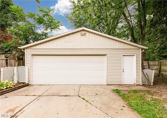 Photo 3 of Single family home for sale at 2472 4th Street, Cuyahoga Falls, OH 44221 | MLS# 5239818 | Listing updated on 2026-09-14