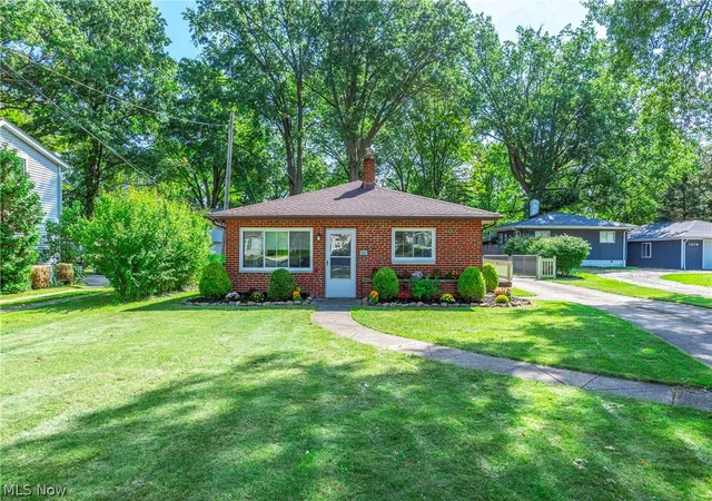 Photo 1 of Sale Pending at 1565 Canterbury Rd, Westlake, OH 44145 | MLS# 5241369 | Listing updated on 2026-09-09