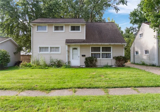Photo 3 of Sale Pending at 2610 Owaisa Rd, Cuyahoga Falls, OH 44221 | MLS# 5241394 | Listing updated on 2026-09-04