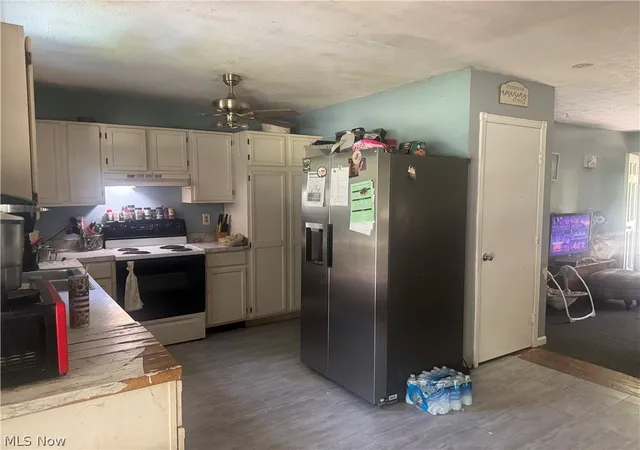Photo 4 of Sale Pending at 4647 Painesville Warren Rd, West Farmington, OH 44491 | MLS# 5241151 | Listing updated on 2026-09-11