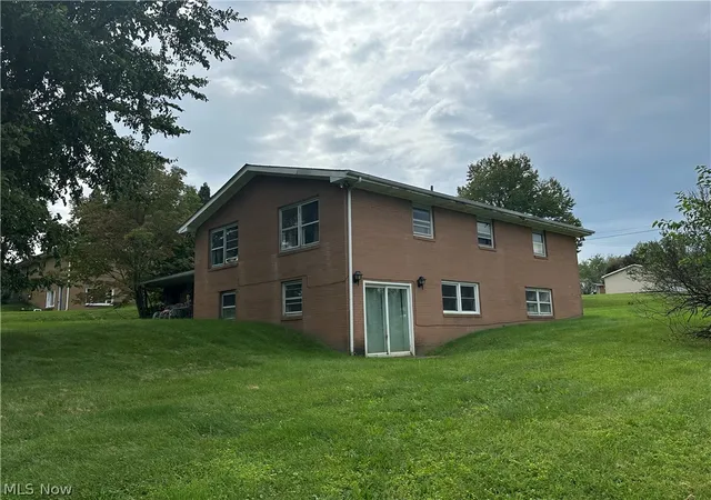 Photo 3 of Single family home for sale at 16294 Susan Dr, East Liverpool, OH 43920 | MLS# 5241466 | Listing updated on 2026-09-02