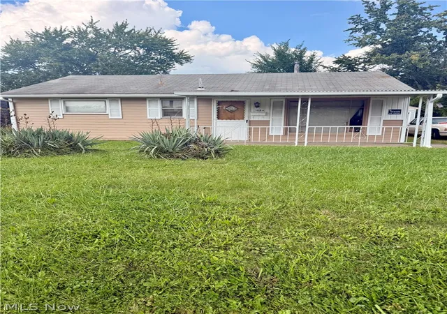 Single family home for sale at 1884 Victoria St SW, Warren, OH 44485 | MLS# 5241453