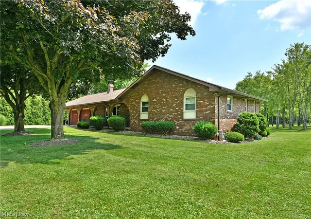 Photo 3 of Sale Pending at 5212 King Graves Rd, Vienna, OH 44473 | MLS# 5241351 | Listing updated on 2026-09-09