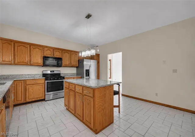 Photo 4 of Single family home for sale at 7358 Oakhill Rd, Oakwood, OH 44146 | MLS# 5241021 | Listing updated on 2026-10-07
