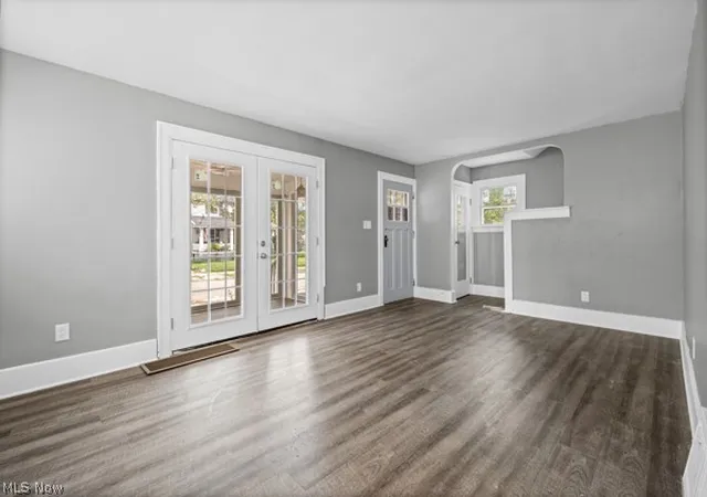 Photo 3 of Single family home for sale at 1172 Herberich Ave, Akron, OH 44301 | MLS# 5241312 | Listing updated on 2026-09-09
