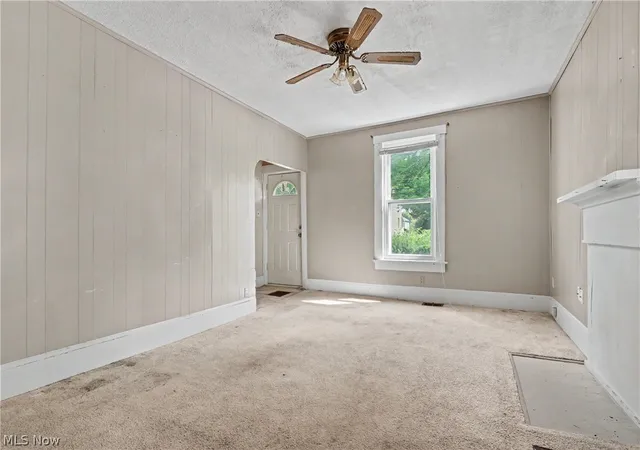 Photo 4 of Single family home for sale at 409 Ohio Ave, Salem, OH 44460 | MLS# 5240961 | Listing updated on 2026-09-02