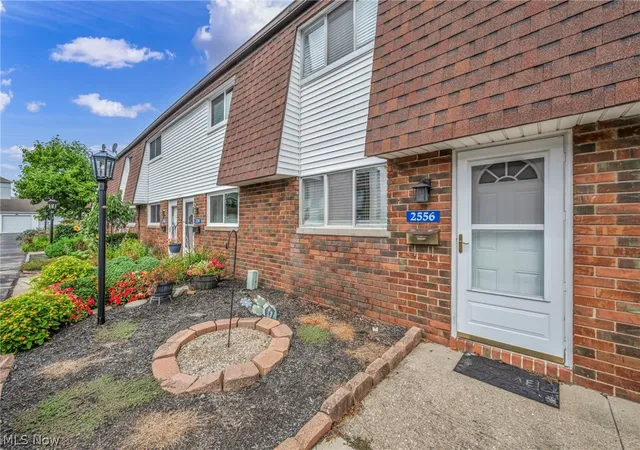 Photo 3 of Condo for sale at 2556 Shakespeare Ln, Avon, OH 44011 | MLS# 5241327 | Listing updated on 2026-09-23