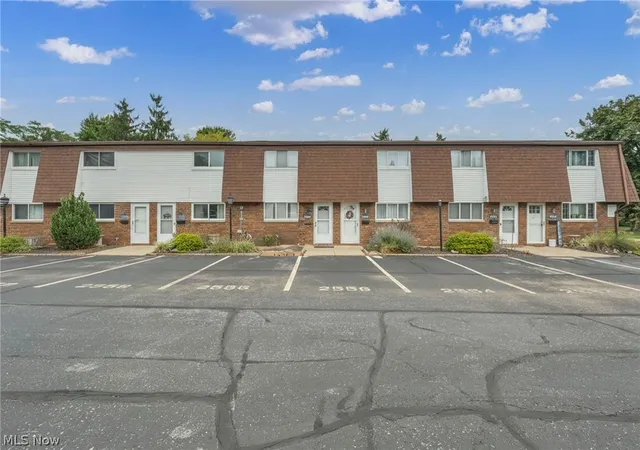Photo 3 of Condo for sale at 2556 Shakespeare Ln, Avon, OH 44011 | MLS# 5241327 | Listing updated on 2026-09-23