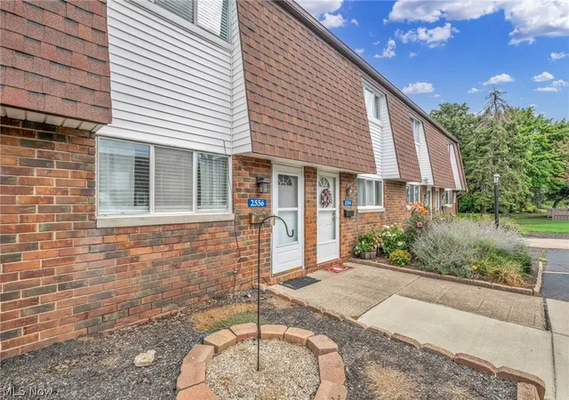 Photo 4 of Condo for sale at 2556 Shakespeare Ln, Avon, OH 44011 | MLS# 5241327 | Listing updated on 2026-09-23