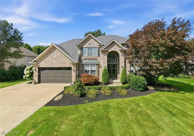 Photo 1 of Sale Pending at 2759 Overlook Dr, Twinsburg, OH 44087 | MLS# 5239920 | Listing updated on 2026-09-06