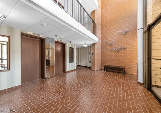 Listing Photo 4 - Condo for sale in building located at 22500 Lake Rd, Rocky River, OH 44116 - Unit #406
