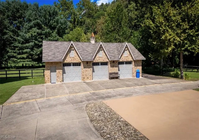 Photo 3 of Single family home for sale at 70 Falling Waters Dr, Vienna, WV 26105 | MLS# 5228339 | Listing updated on 2026-09-02