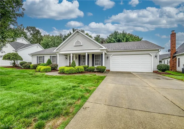 Photo 2 of Sale Pending at 6700 Waterford Ln, Mentor, OH 44060 | MLS# 5241537 | Listing updated on 2026-09-08