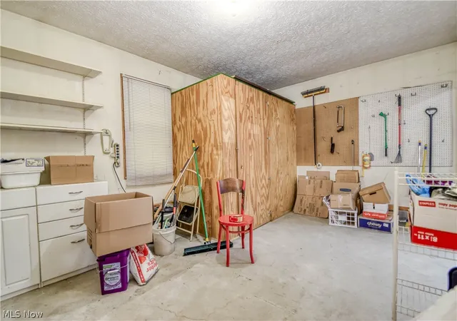 Photo 40 of Sale Pending at 6700 Waterford Ln, Mentor, OH 44060 | MLS# 5241537 | Listing updated on 2026-09-08