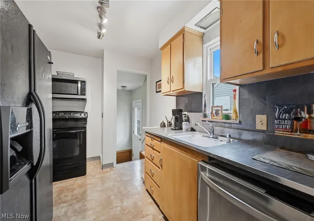 Photo 3 of Sale Pending at 16285 Craigmere Dr, Cleveland, OH 44130 | MLS# 5240946 | Listing updated on 2026-09-07