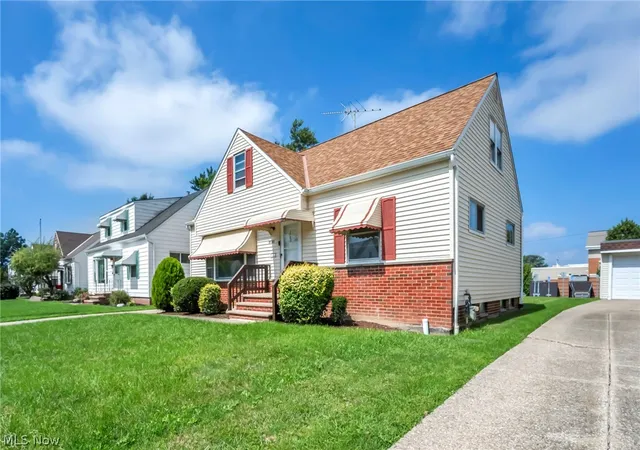 Photo 3 of Single family home for sale at 20301 Trebec Ave, Cleveland, OH 44119 | MLS# 5241218 | Listing updated on 2026-10-05