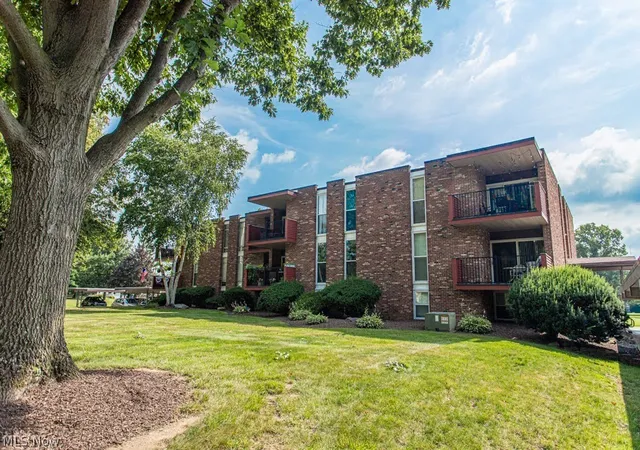 Photo 1 of Condo for sale at 2540 North Rd Ne #C12, Warren, OH 44483 | MLS# 5241393 | Listing updated on 2026-10-01
