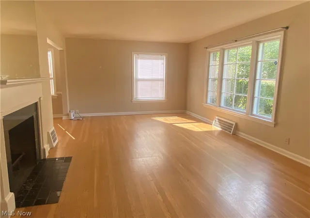 Photo 4 of Single family home for sale at 4218 Silsby Rd, Cleveland, OH 44118 | MLS# 5239024 | Listing updated on 2026-09-03