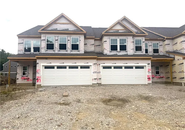 Photo 2 of Townhouse for sale at 652 S Port, Avon Lake, OH 44012 | MLS# 5241587 | Listing updated on 2026-09-02