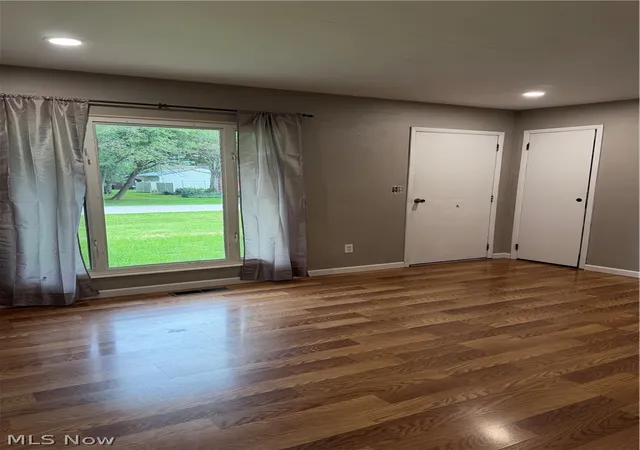 Photo 3 of Single family home for sale at 4048 Woodside Dr NW, Warren, OH 44483 | MLS# 5241278 | Listing updated on 2026-09-02