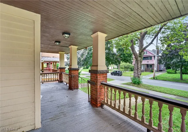 Listing Photo 5 - Condo for sale in building located at 11616 Buckingham Ave, Cleveland, OH 44120