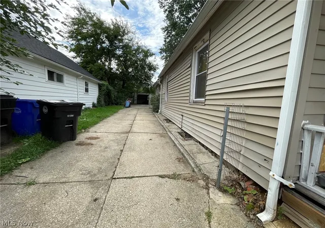 Photo 3 of Single family home for sale at 3184 W 71st Street, Cleveland, OH 44102 | MLS# 5241517 | Listing updated on 2026-09-25