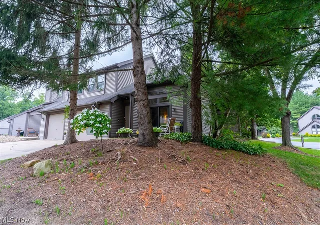 Photo 1 of Condo for sale at 1233 Red Tail Hawk Dr, Youngstown, OH 44512 | MLS# 5241592 | Listing updated on 2026-09-02