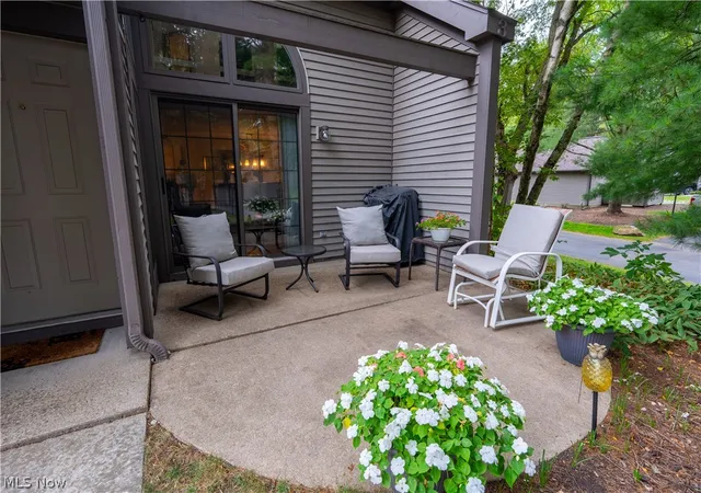 Photo 2 of Condo for sale at 1233 Red Tail Hawk Dr, Youngstown, OH 44512 | MLS# 5241592 | Listing updated on 2026-09-02