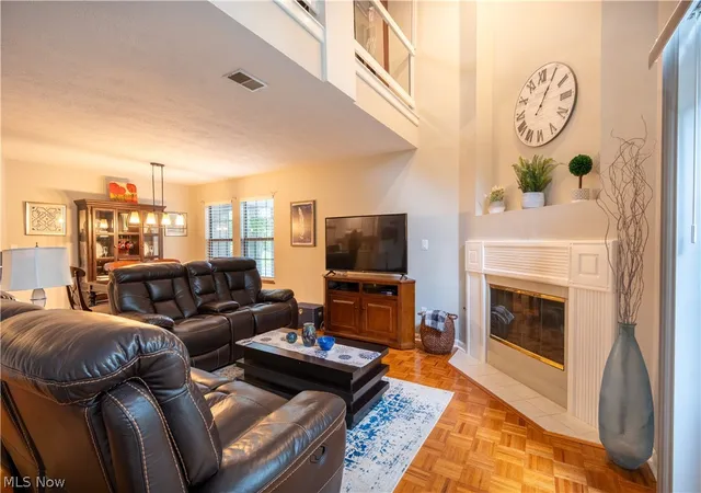 Listing Photo 3 - Condo for sale in building located at 1233 Red Tail Hawk Dr, Youngstown, OH 44512