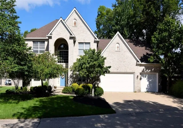 Photo 2 of Sale Pending at 400 Old Reservoir, Berea, OH 44017 | MLS# 5239505 | Listing updated on 2026-09-07