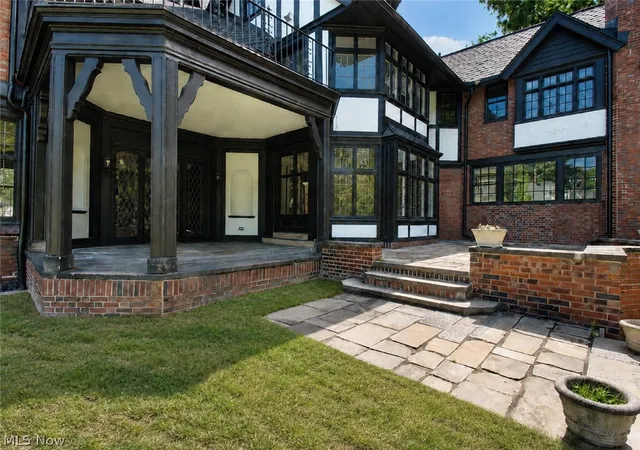 Photo 3 of Single family home for sale at 2970 Fairmount Blvd, Cleveland Heights, OH 44118 | MLS# 5241633 | Listing updated on 2026-09-02