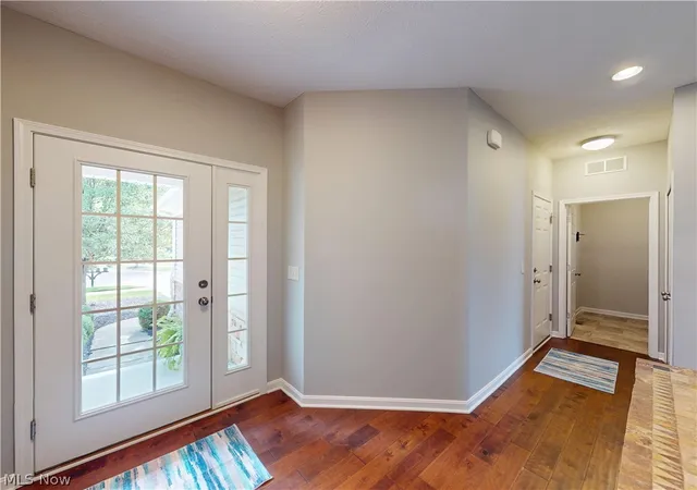 Listing Photo 3 - Condo for sale in building located at 7828 Overton, Mentor, OH 44060 - Unit #210