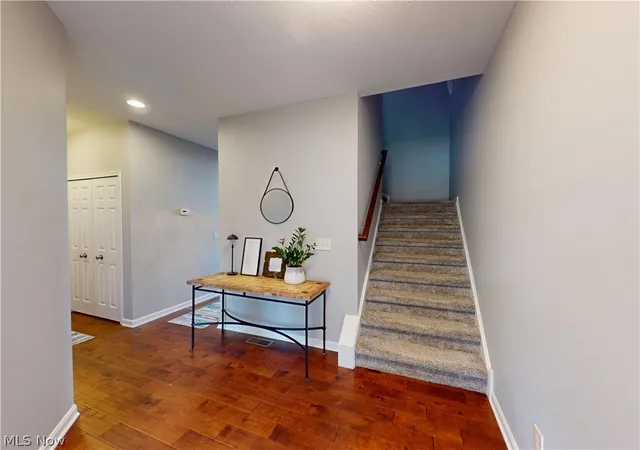 Listing Photo 4 - Condo for sale in building located at 7828 Overton, Mentor, OH 44060 - Unit #210