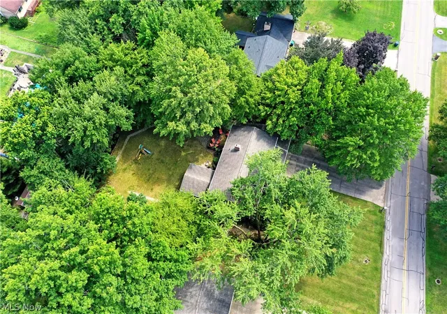 Photo 2 of Single family home for sale at 5841 Sampson Dr, Girard, OH 44420 | MLS# 5241078 | Listing updated on 2026-09-02