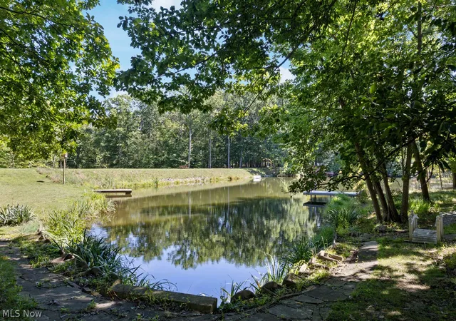 Photo 3 of Sale Pending at 870 Beechwood Dr, Medina, OH 44256 | MLS# 5241666 | Listing updated on 2026-09-07