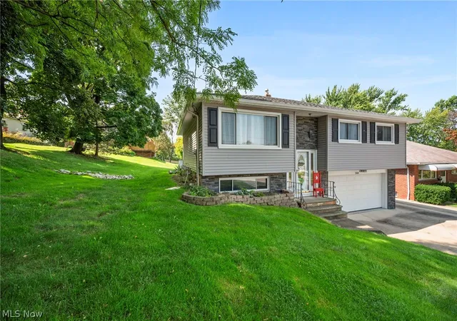 Photo 3 of Single family home for sale at 1924 Lincoln Rd, Wickliffe, OH 44092 | MLS# 5241007 | Listing updated on 2026-09-29