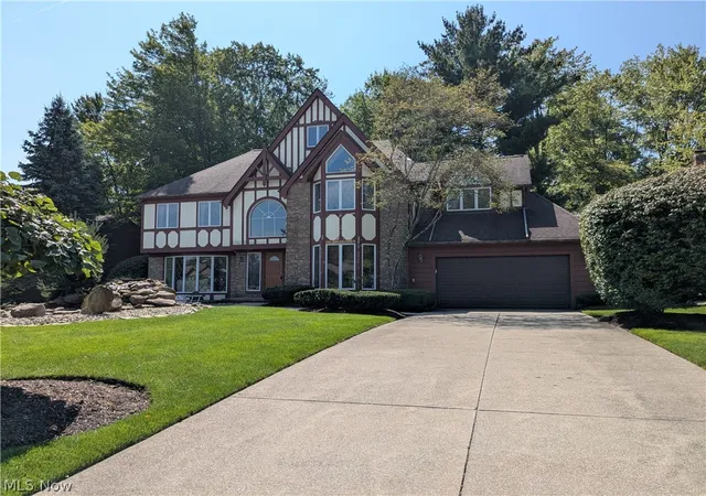 Photo 3 of Sale Pending at 32760 Shadowbrook Dr, Solon, OH 44139 | MLS# 5226267 | Listing updated on 2026-09-02