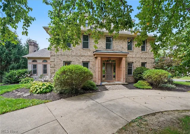 Photo 1 of Single family home for sale at 5671 Brownstone Cir Nw, Canton, OH 44718 | MLS# 5240571 | Listing updated on 2026-09-17
