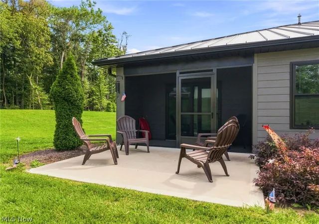 Listing Photo 2 - Condo for sale in building located at 1017 Sycamore Ln, Millersburg, OH 44654
