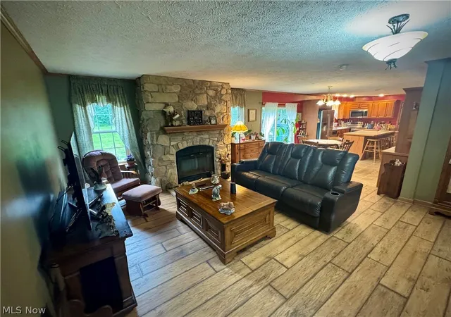 Photo 3 of Sale Pending at 1886 N Pricetown Rd, Diamond, OH 44412 | MLS# 5241700 | Listing updated on 2026-09-08
