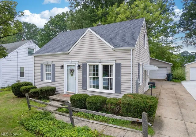 Photo 4 of Sale Pending at 3138 7th Street, Cuyahoga Falls, OH 44221 | MLS# 5241713 | Listing updated on 2026-09-14