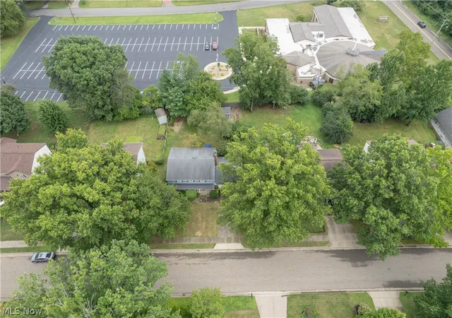 Photo 2 of Single family home for sale at 4426 Woodland Ave Nw, Canton, OH 44709 | MLS# 5241529 | Listing updated on 2026-09-02