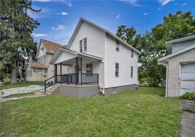 Photo 3 of Single family home for sale at 1334 S Seneca Ave, Alliance, OH 44601 | MLS# 5241723 | Listing updated on 2026-09-02