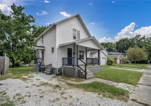 Photo 3 of Single family home for sale at 1334 S Seneca Ave, Alliance, OH 44601 | MLS# 5241723 | Listing updated on 2026-09-02